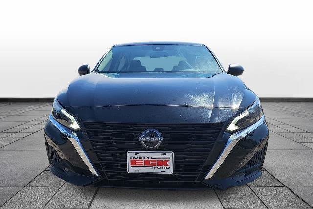 Used 2024 Nissan Altima 2.5 SV FWD image 2