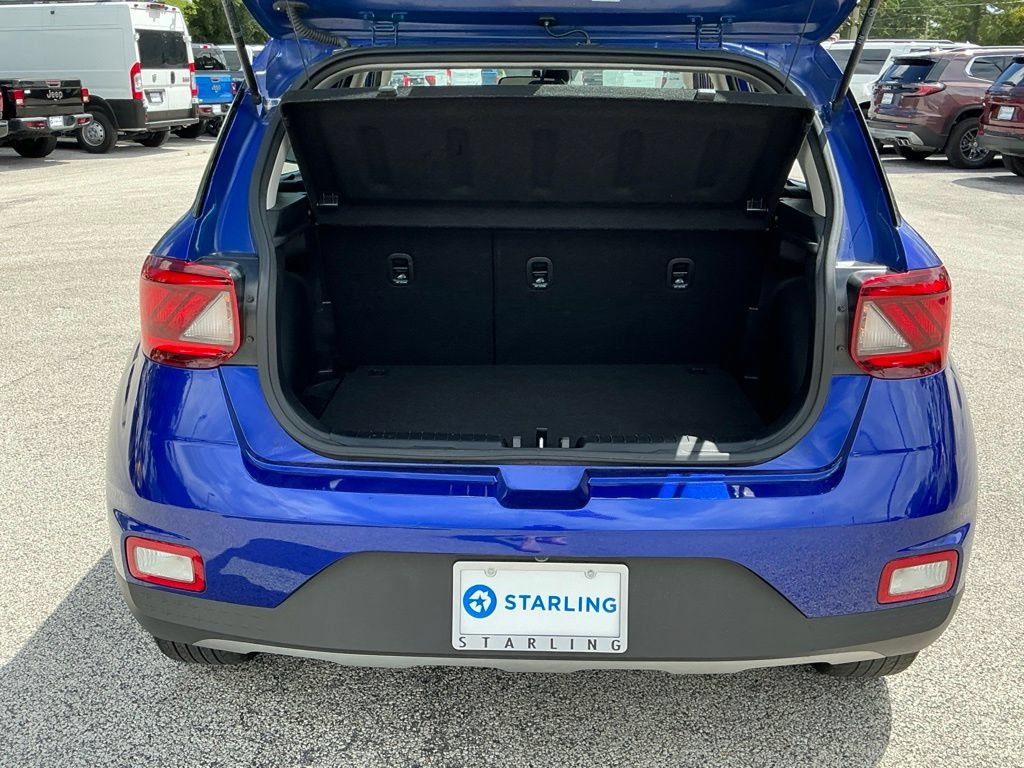 Used 2025 Hyundai Venue SEL FWD image 22