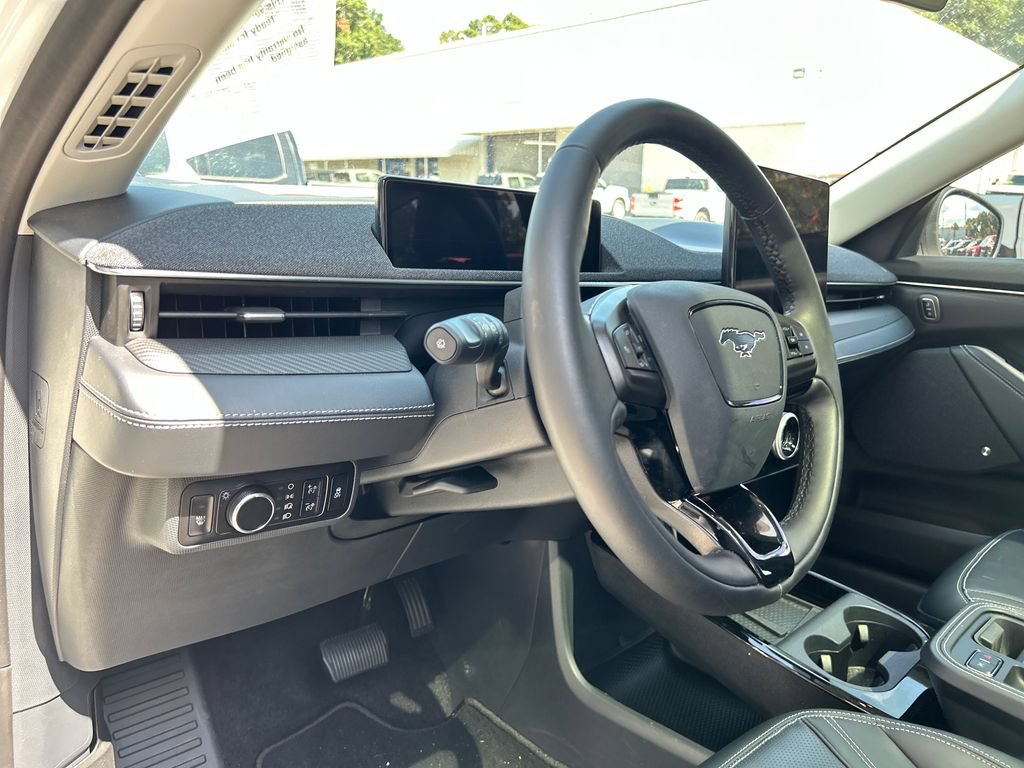 Certified 2025 Ford Mustang Mach-E Premium RWD image 10