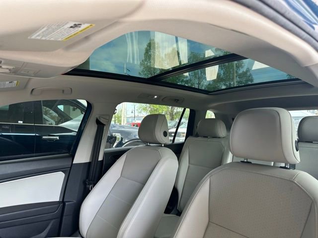 Used 2019 Volkswagen Tiguan SEL FWD image 2