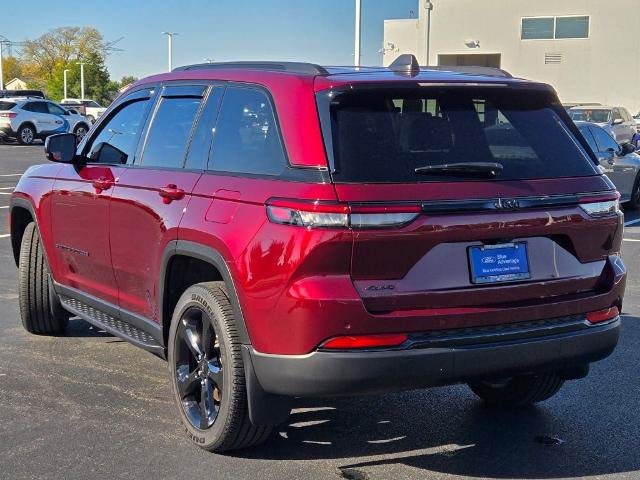 Used 2025 Jeep Grand Cherokee Altitude w/ Trailer Tow Package AWD/4WD image 18