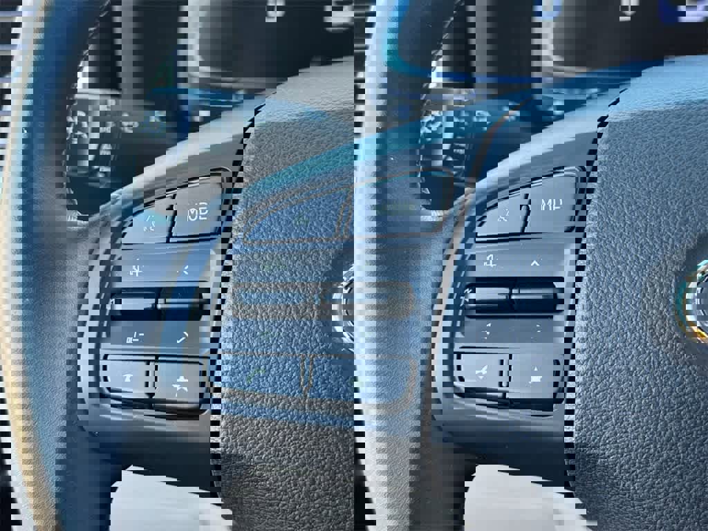 Used 2023 Hyundai Venue SEL image 22