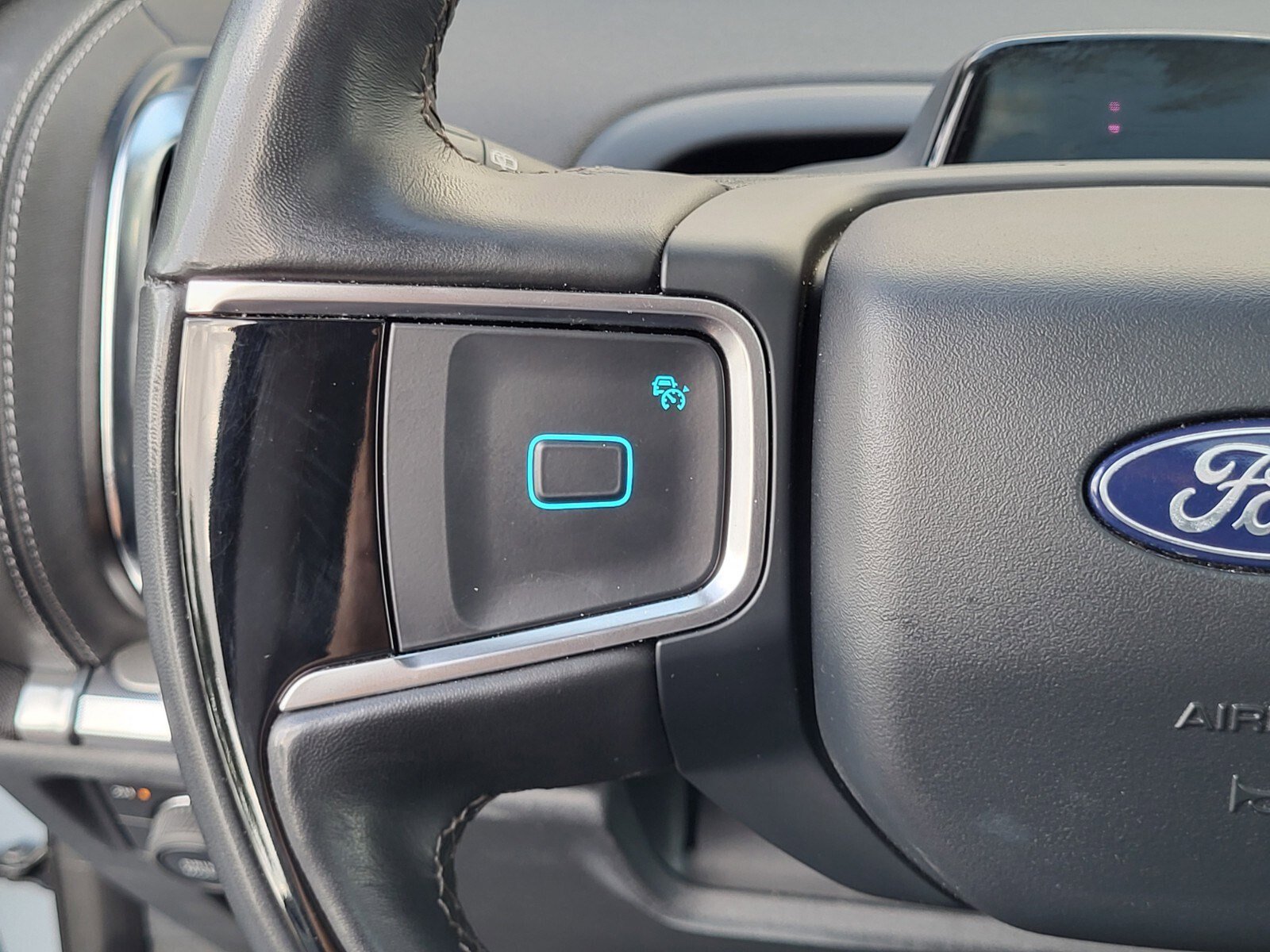 Certified 2025 Ford Expedition Max Platinum image 27