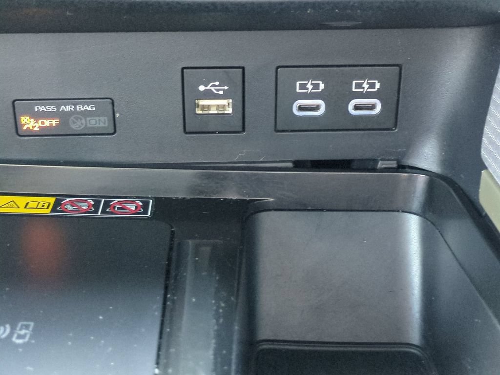 Used 2025 Toyota Camry SE FWD image 25