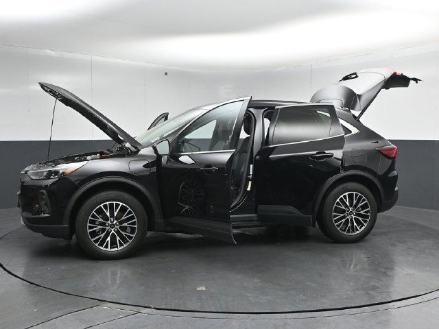 Certified 2026 Ford Escape SE w/ PHEV Premium Package FWD image 56