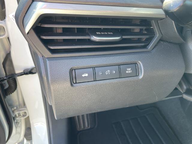 Used 2025 Nissan Altima 2.5 SV FWD image 27