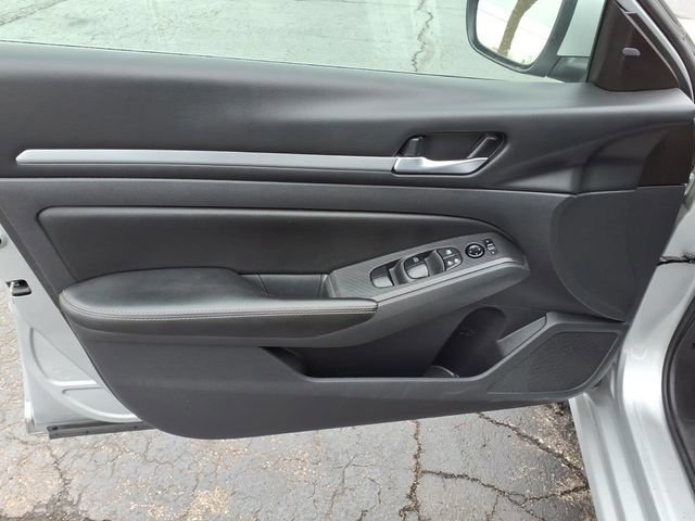 Used 2022 Nissan Altima 2.5 SV image 12