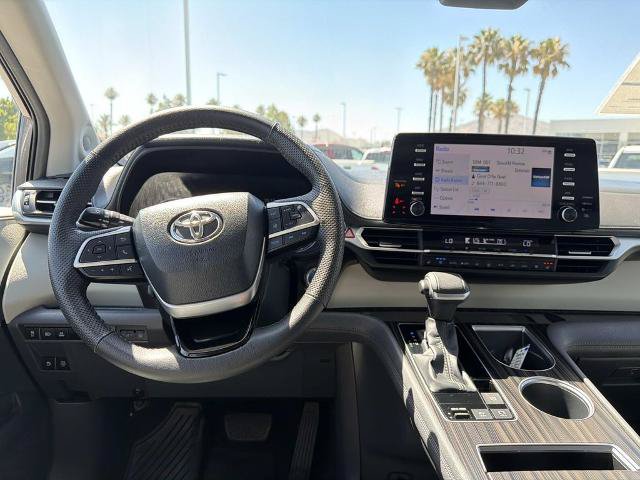 Used 2022 Toyota Sienna Limited AWD/4WD image 11