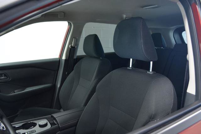 Used 2024 Nissan Rogue S AWD/4WD image 9