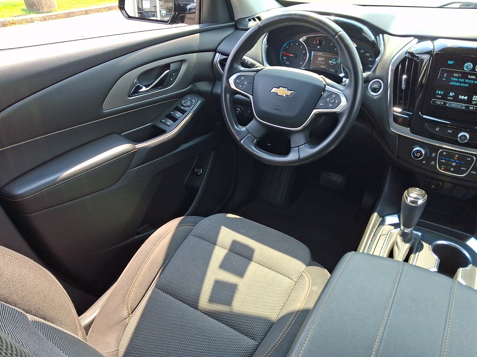 Used 2018 Chevrolet Traverse LT AWD/4WD image 13
