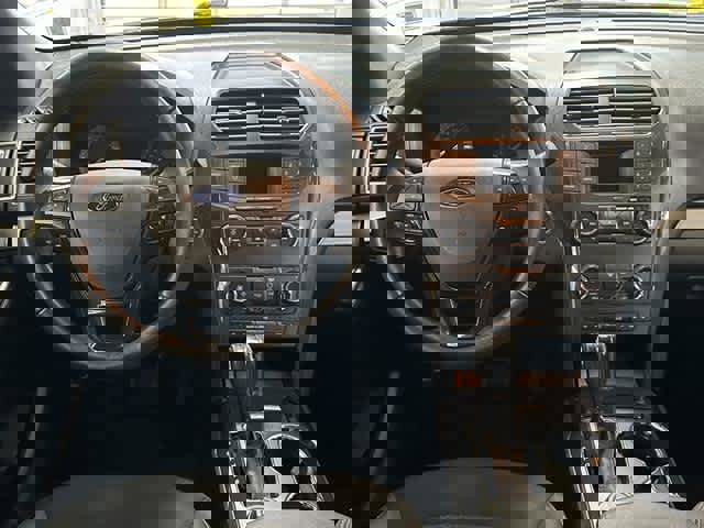 Certified 2018 Ford Explorer XLT image 7