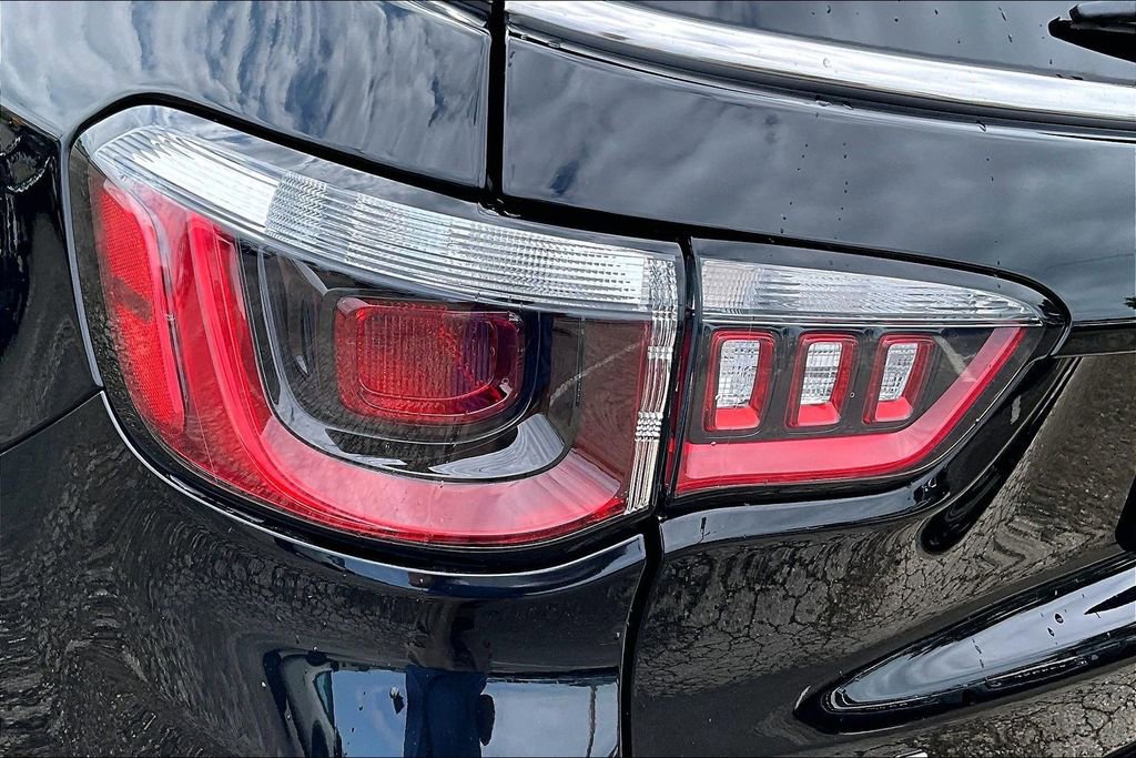 Used 2022 Jeep Compass Limited AWD/4WD image 30