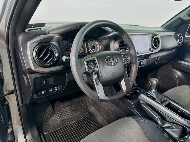 Used 2022 Toyota Tacoma TRD Off-Road w/ Technology Package AWD/4WD image 20