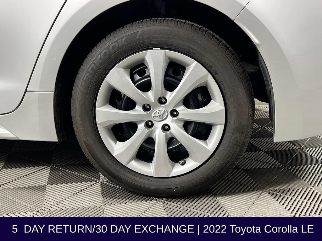 Used 2022 Toyota Corolla LE image 32