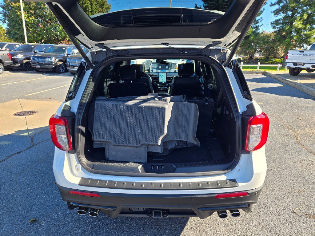 Certified 2022 Ford Explorer ST w/ ST Street Pack image 14