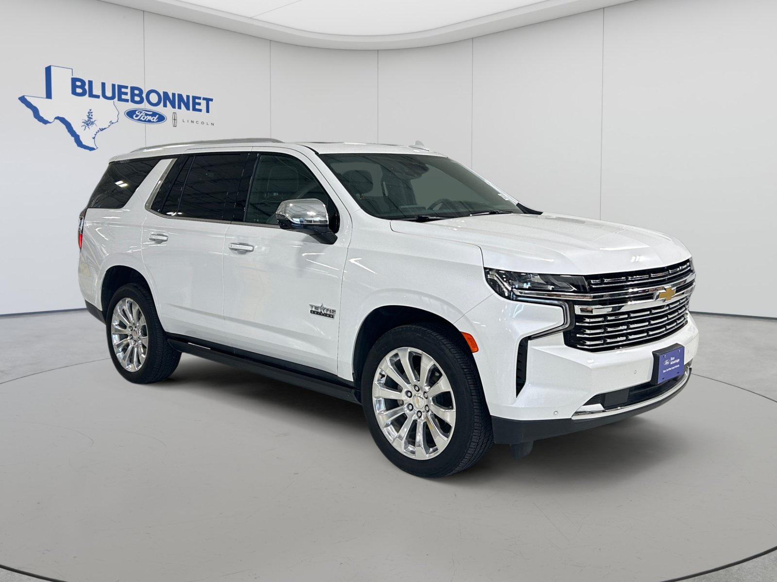 Used 2023 Chevrolet Tahoe Premier w/ Premium Package 2 AWD/4WD image 3