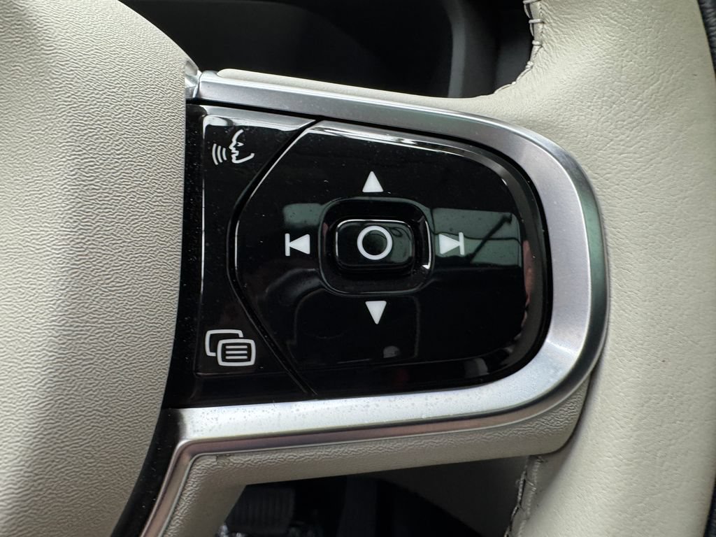 Used 2024 Volvo XC60 B5 Plus w/ Protection Package Premier AWD/4WD image 15