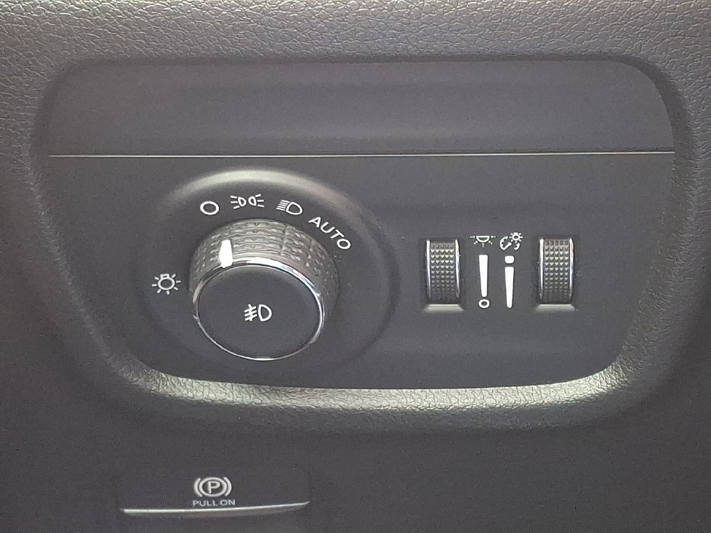 Used 2022 Jeep Grand Cherokee Overland AWD/4WD image 27