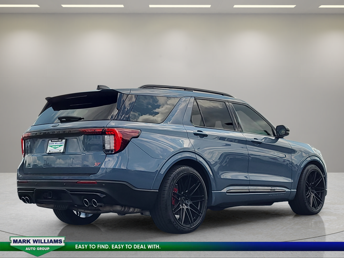 Certified 2025 Ford Explorer ST AWD/4WD image 4