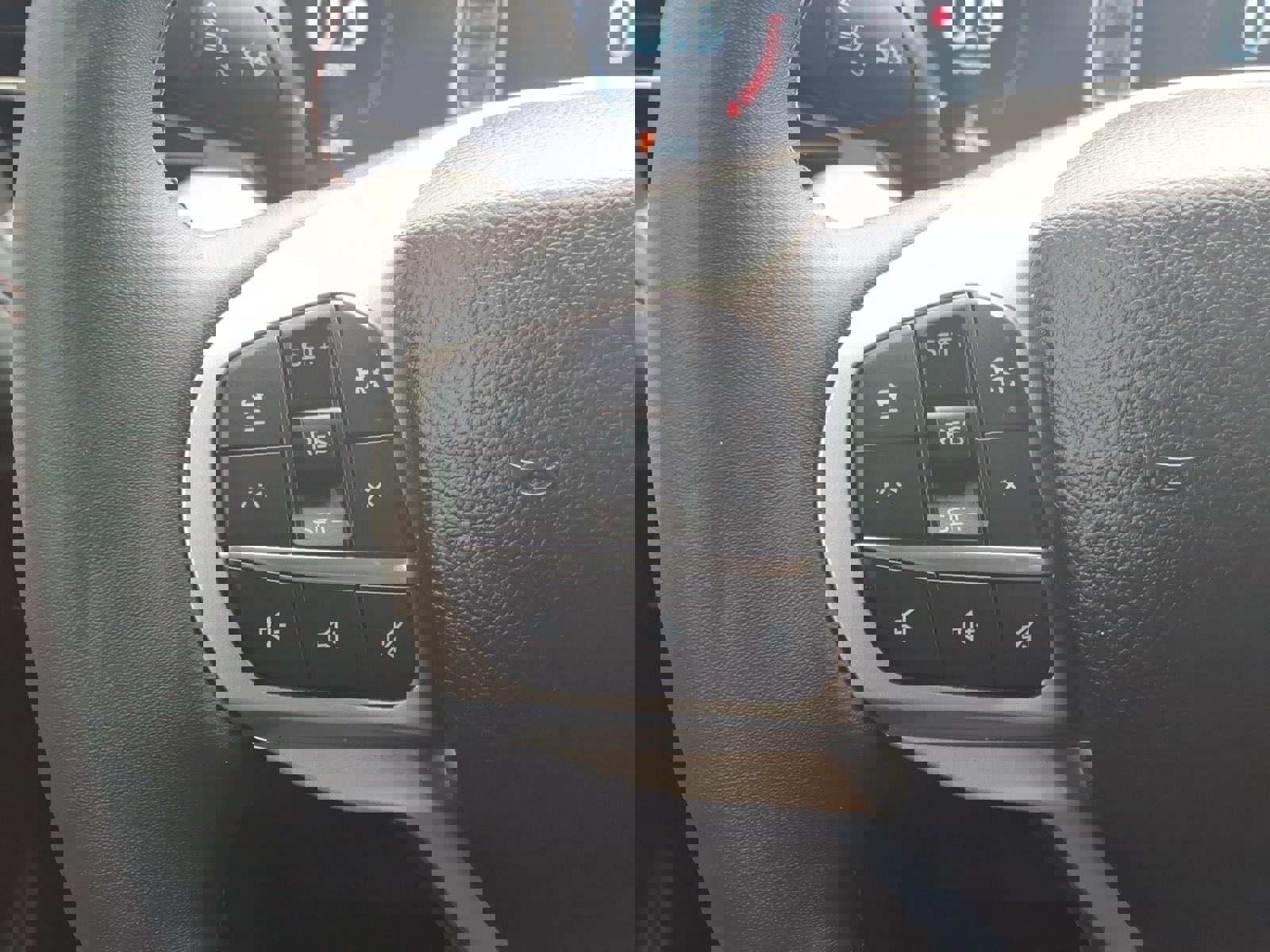 Certified 2025 Ford Explorer Active image 25