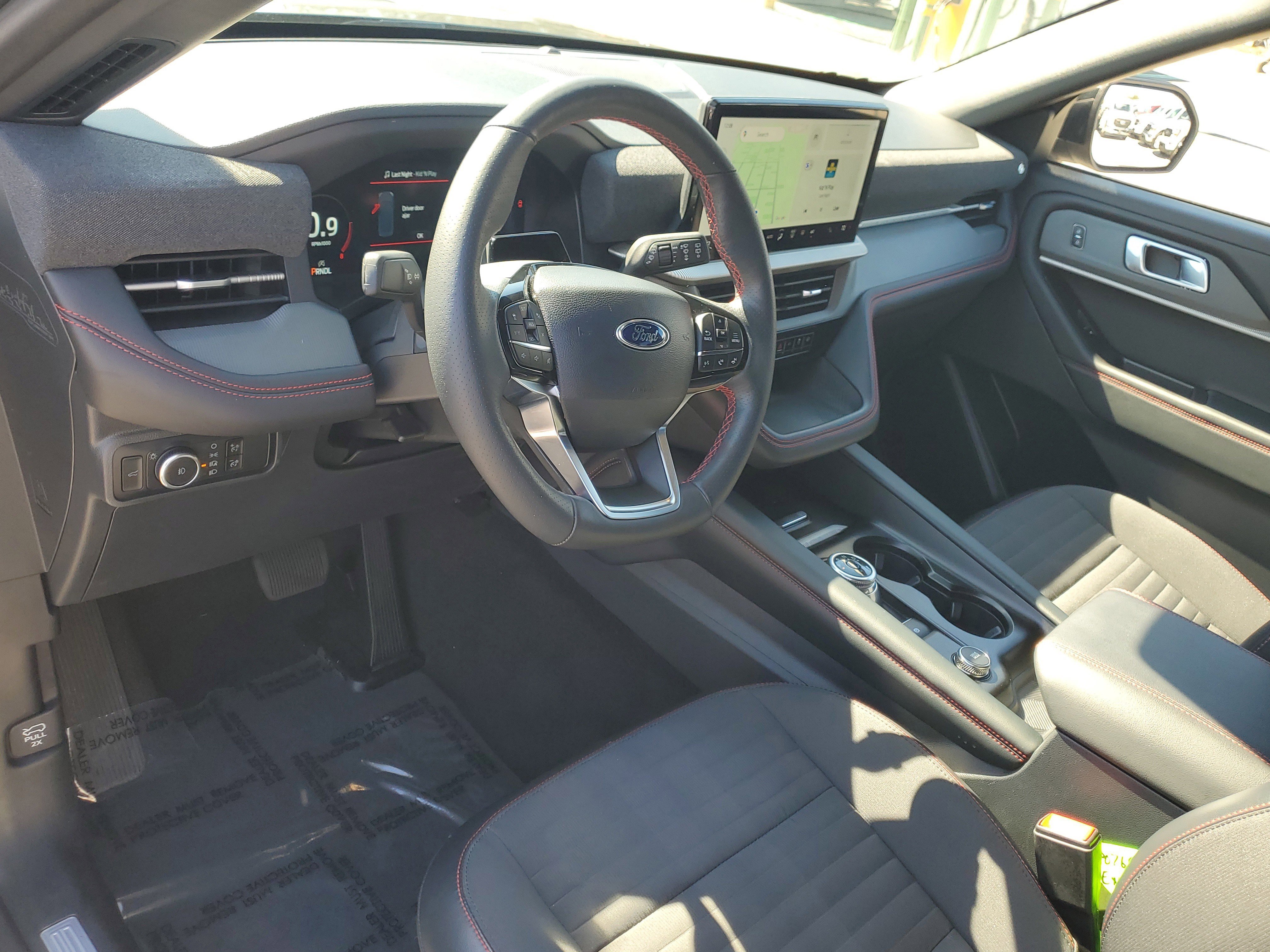 Certified 2025 Ford Explorer ST-Line image 23