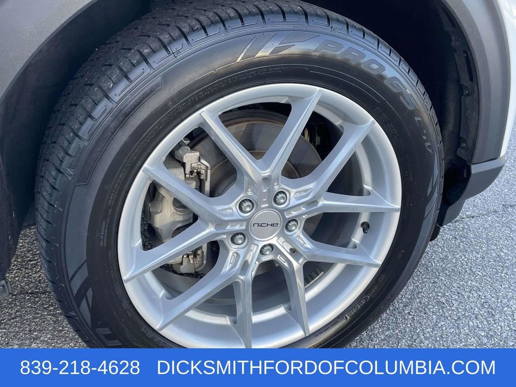 Certified 2022 Ford Explorer Platinum w/ Equipment Group 601A image 7