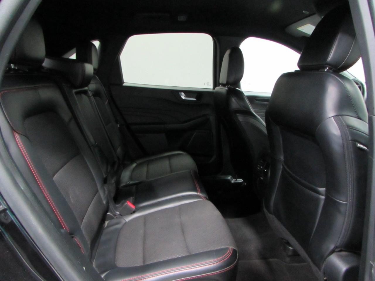 Certified 2025 Ford Escape ST-Line Select AWD/4WD image 19