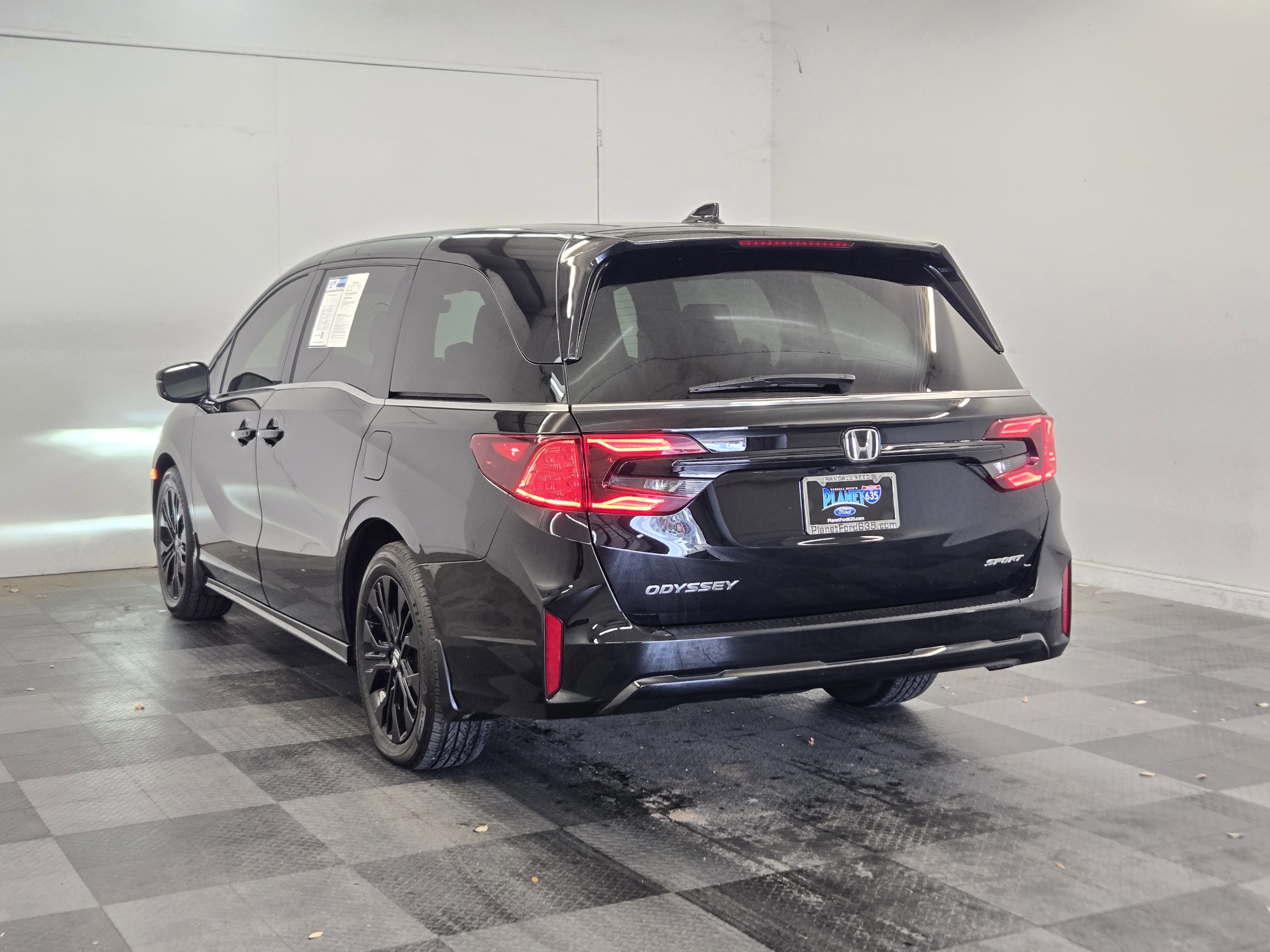 Used 2025 Honda Odyssey Sport-L image 2