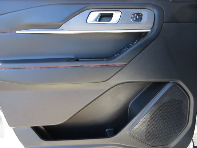 Certified 2025 Ford Explorer ST-Line w/ Premium Package image 9