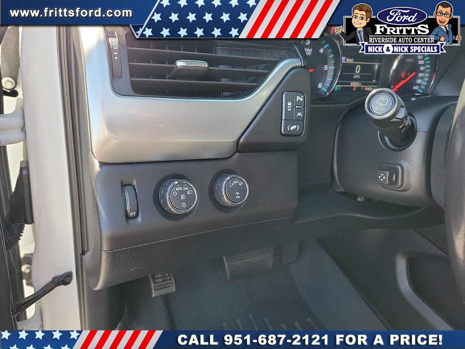 Used 2020 Chevrolet Suburban LT w/ Luxury Package AWD/4WD image 11
