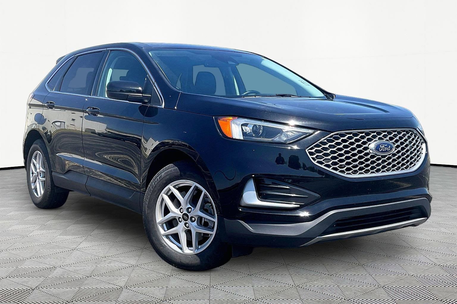 Certified 2024 Ford Edge SEL image 5