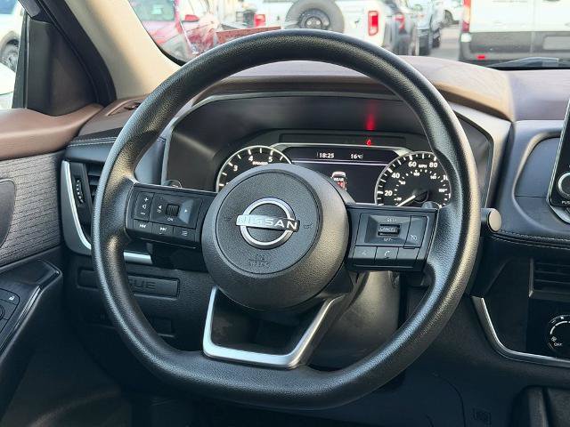 Used 2023 Nissan Rogue S AWD/4WD image 17