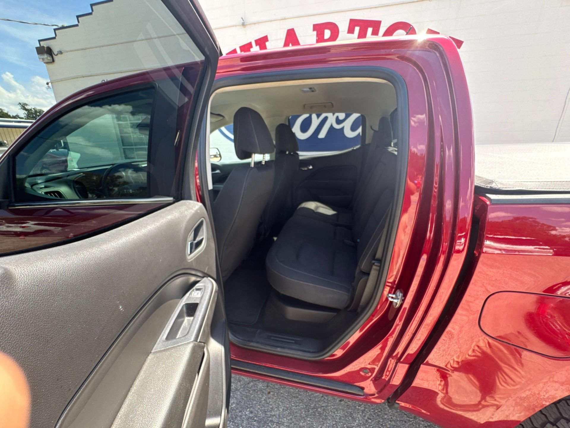 Used 2018 Chevrolet Colorado LT w/ LT Convenience Package RWD image 23