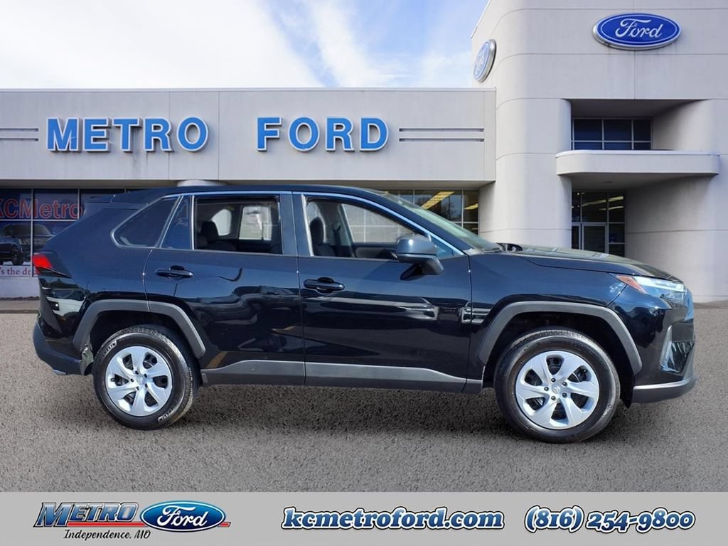 Used 2025 Toyota RAV4 LE AWD/4WD image 2