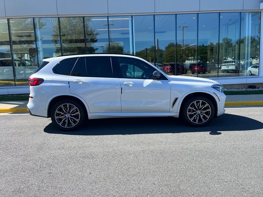 Used 2021 BMW X5 M50i w/ Executive Package AWD/4WD image 10