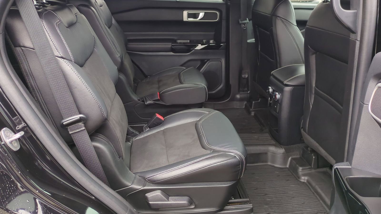 Certified 2021 Ford Explorer ST image 19