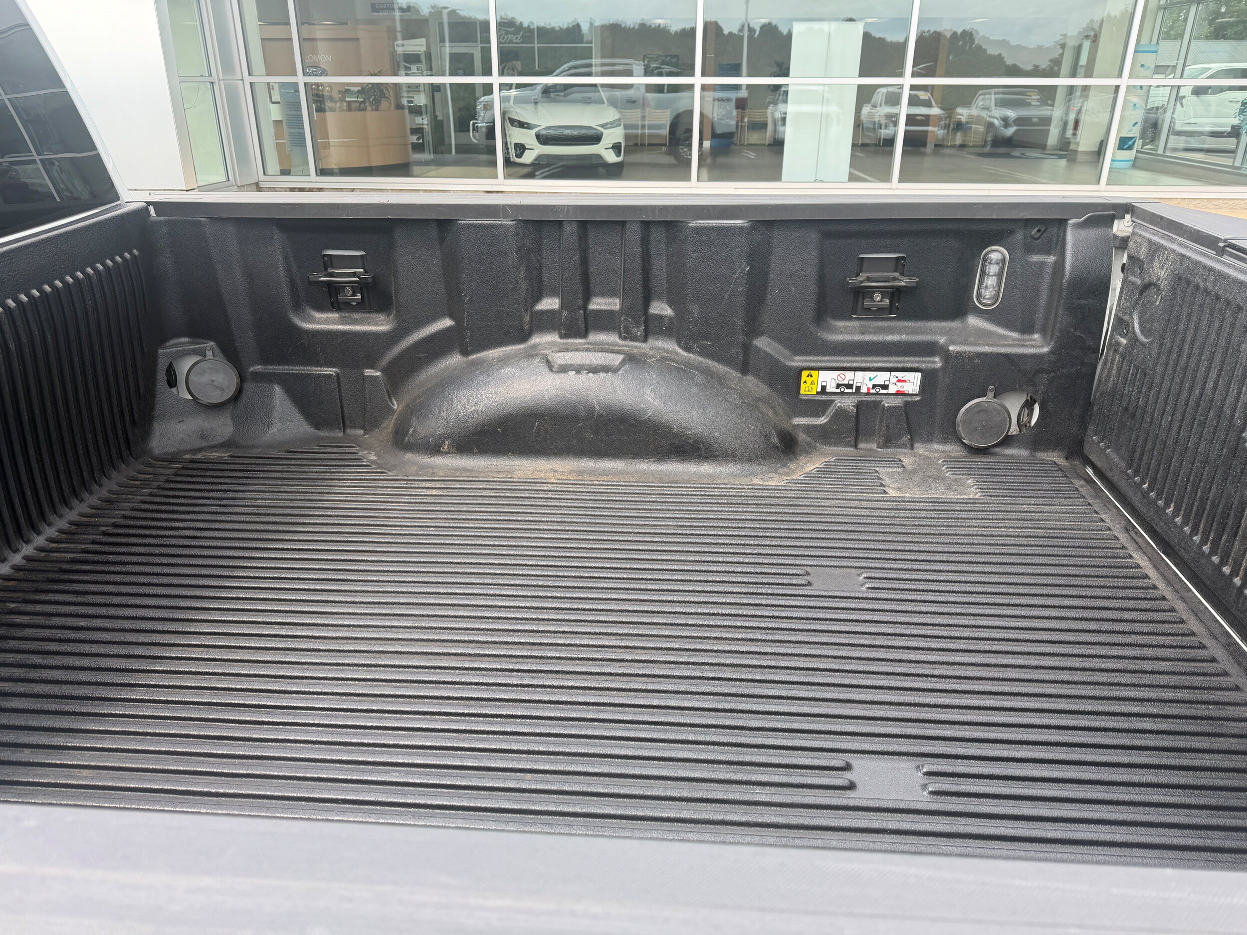 Certified 2022 Ford F250 XLT w/ XLT Premium Package AWD/4WD image 13