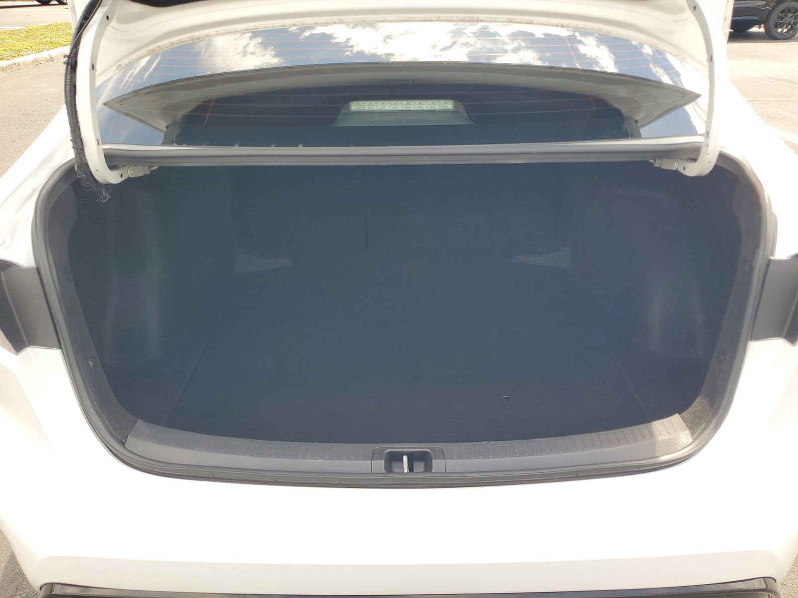 Used 2024 Toyota Corolla SE FWD image 8