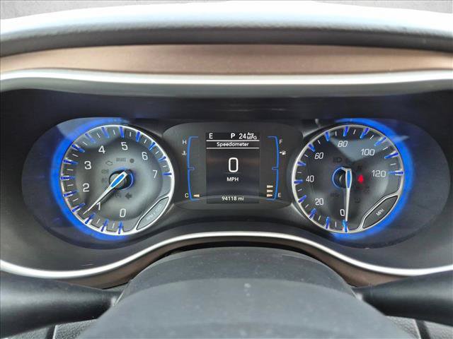 Used 2018 Chrysler Pacifica Touring Plus FWD image 11