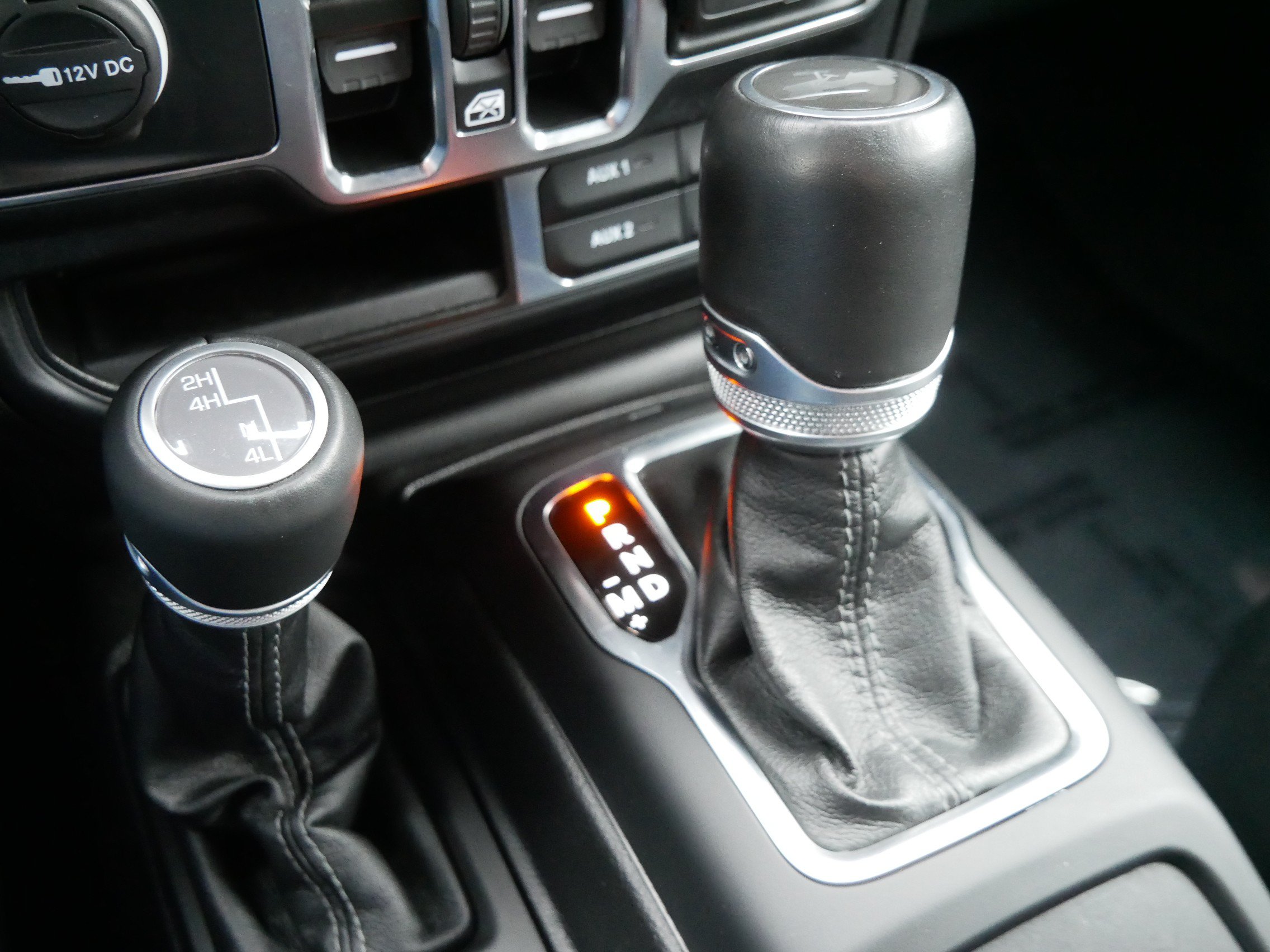 Used 2024 Jeep Wrangler Unlimited Sahara AWD/4WD image 13