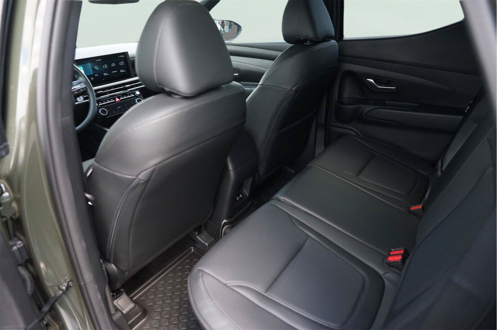 Used 2026 Hyundai Santa Cruz SEL FWD image 11