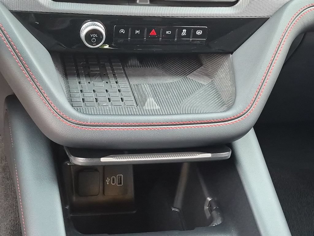 Certified 2025 Ford Explorer ST AWD/4WD image 32