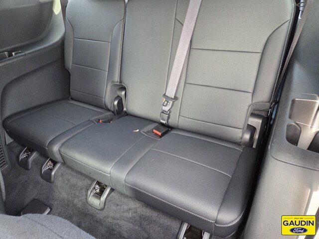 Used 2025 Chevrolet Traverse LT AWD/4WD image 12