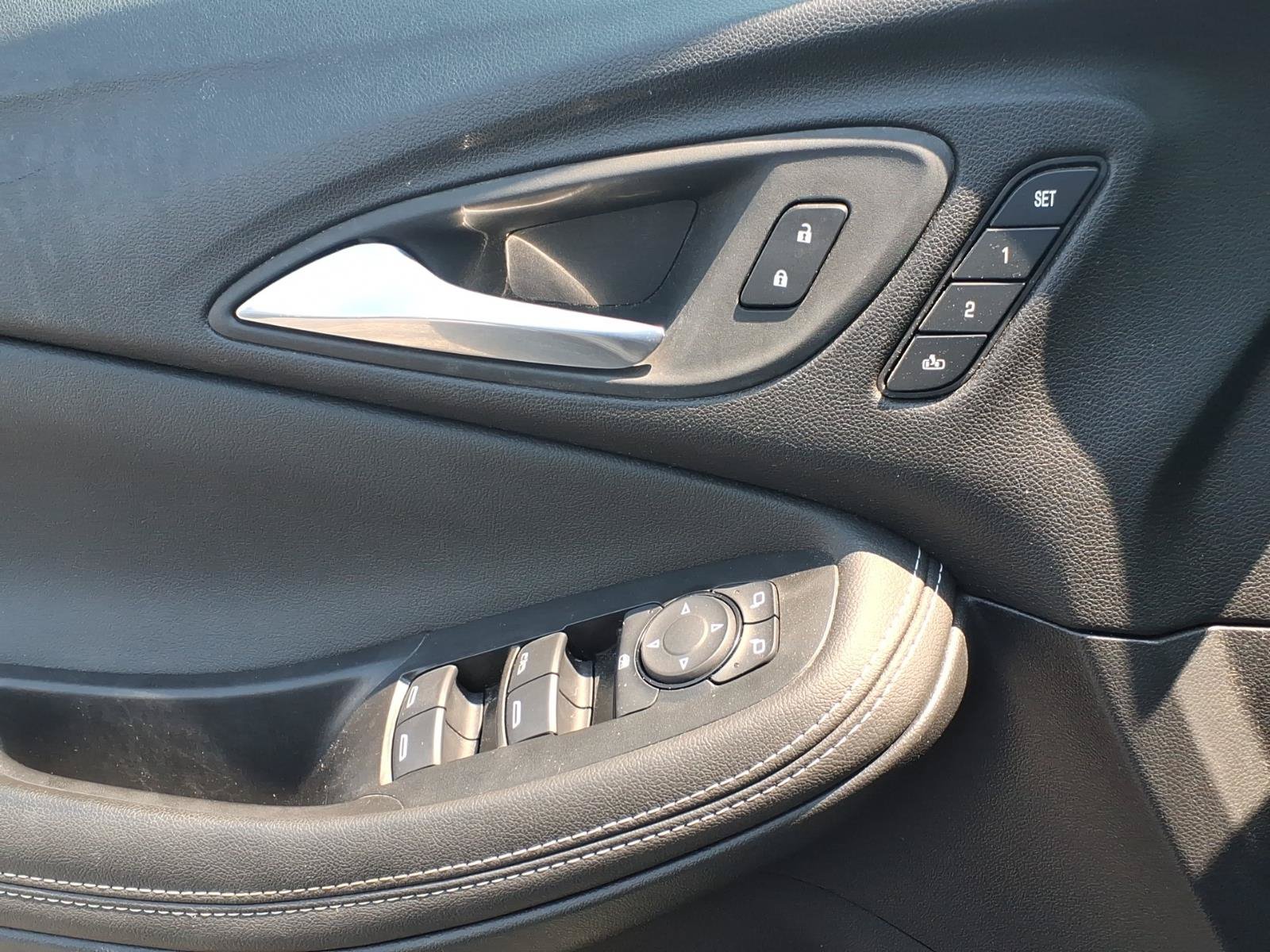 Used 2024 Buick Encore GX Avenir AWD/4WD image 18