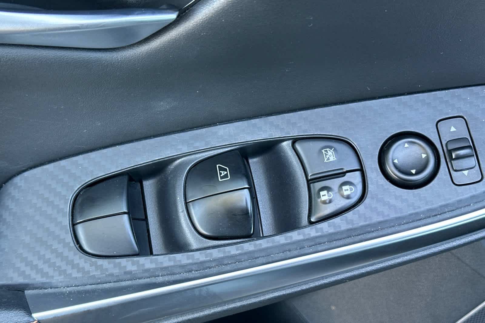 Used 2023 Nissan Sentra SR w/ SR Premium Package FWD image 14