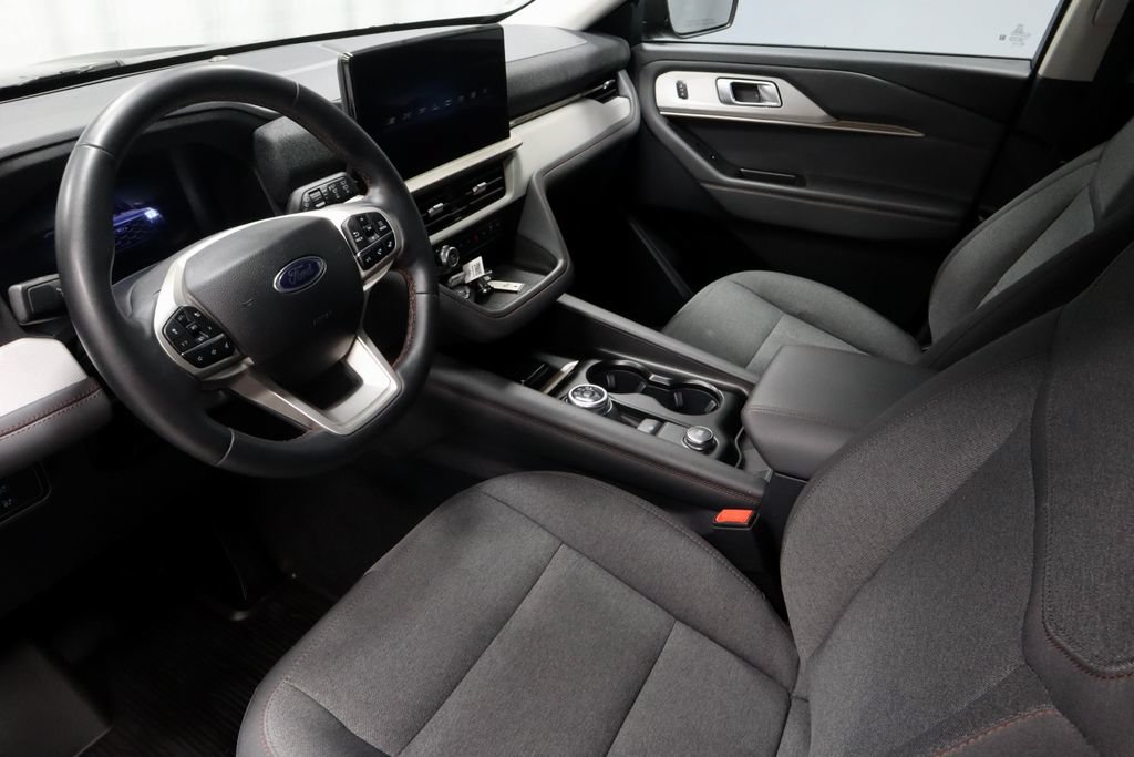Certified 2025 Ford Explorer Active AWD/4WD image 25
