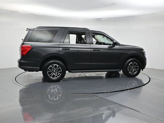 Certified 2024 Ford Expedition XLT AWD/4WD image 2
