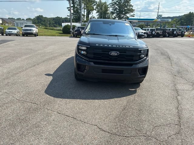 Certified 2025 Ford Expedition Active AWD/4WD image 6