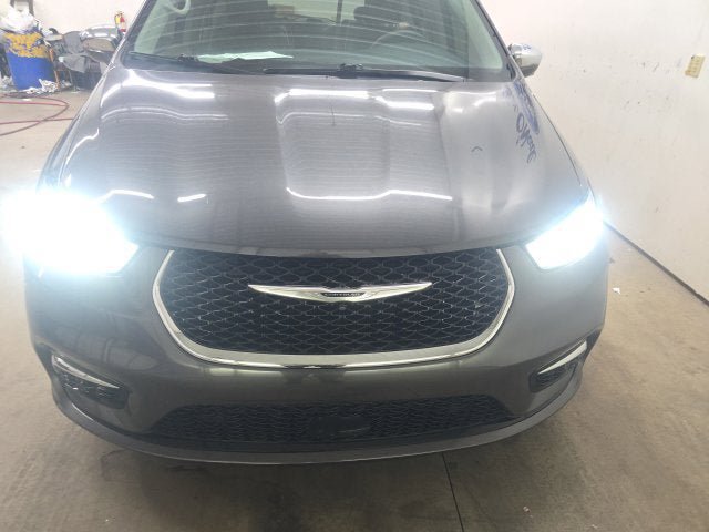 Used 2022 Chrysler Pacifica Limited FWD image 16