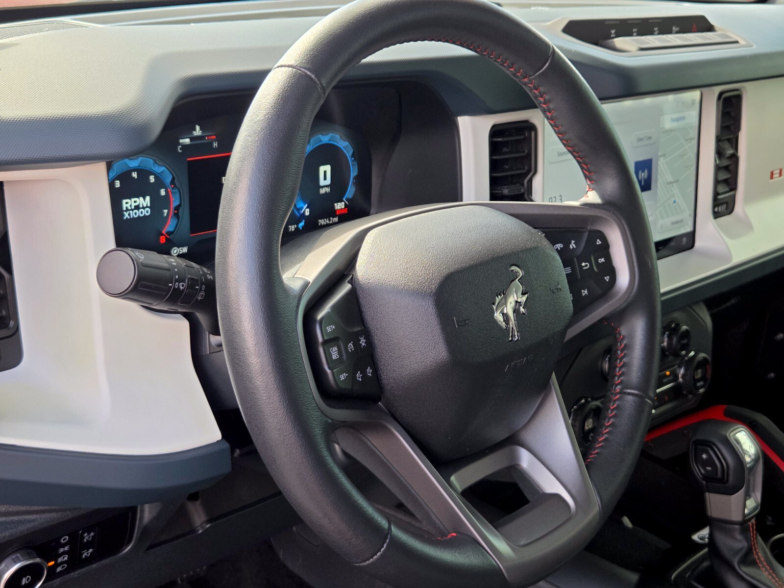 Certified 2025 Ford Bronco Heritage Edition AWD/4WD image 18